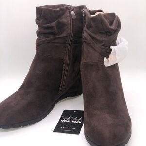 Dream Pairs women's  Suede Boots Size 10